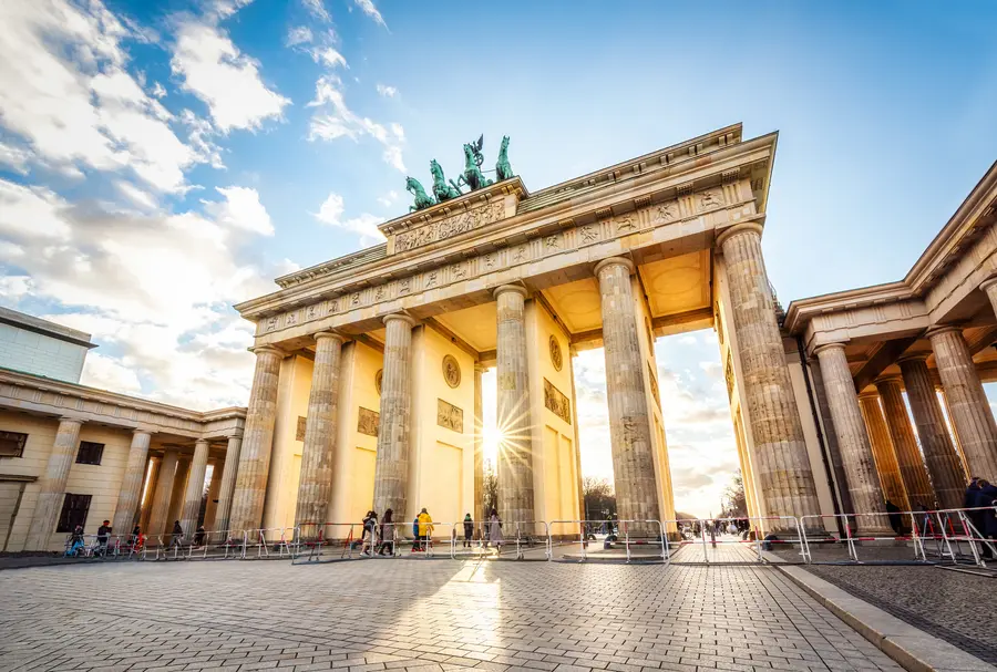Brandenburger Tor in Berlin im Abendlicht